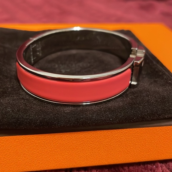Hermès Peach Clic H Bracelet - Picture 3 of 13